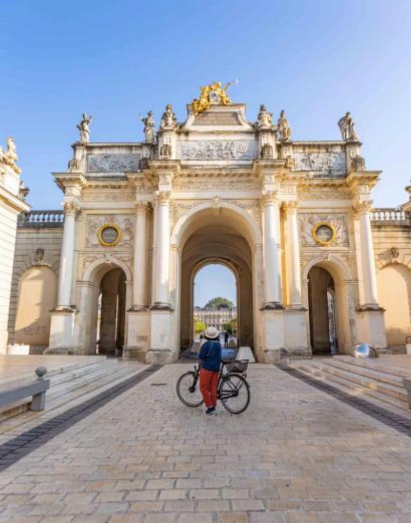 Briey Le Corbusier : Vue extérieure emblématique et patrimoine architectural
